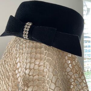 Darling Ritz vintage navy beret/hat, with rhinestone center bow